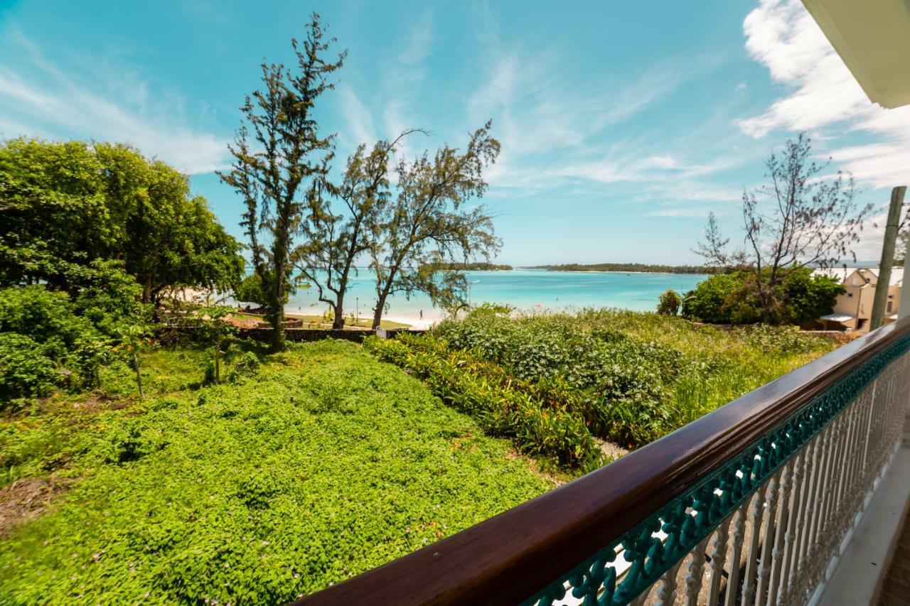 Villa Bella Charming Beachfront Guesthouse ブルー・ベイ エクステリア 写真
