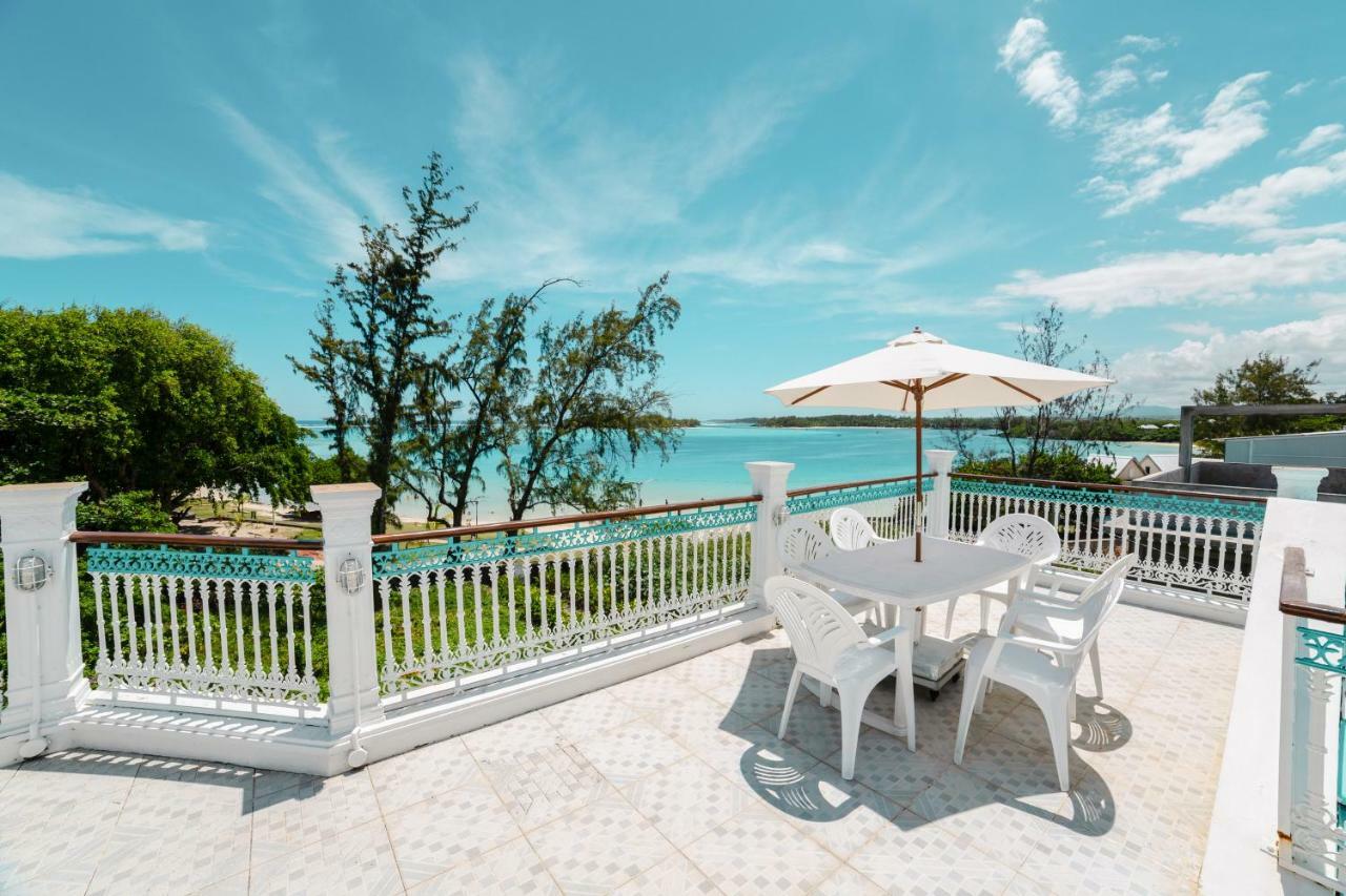 Villa Bella Charming Beachfront Guesthouse ブルー・ベイ エクステリア 写真